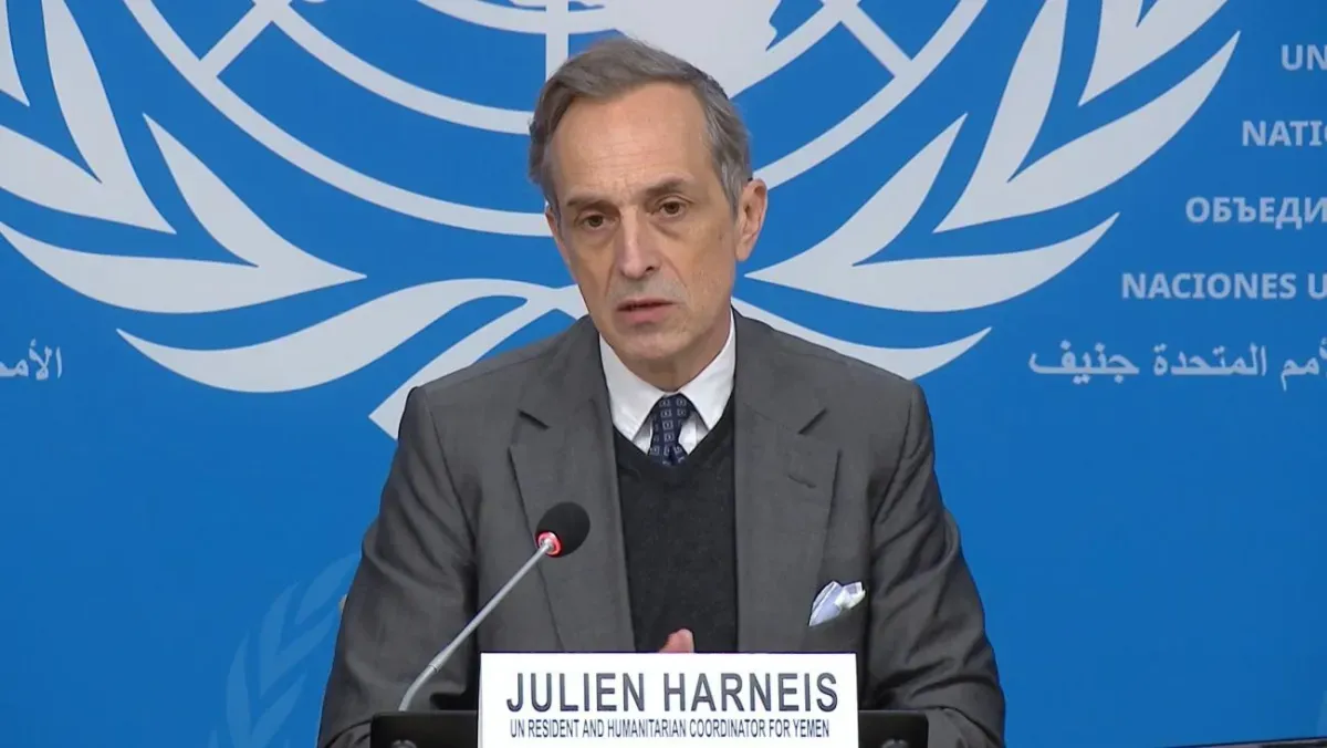 منسق أممي يحذر: اليمن يتجه نحو أزمة إنسانية "أشد خطورة" وسط نقص التمويل واحتجاز الموظفين