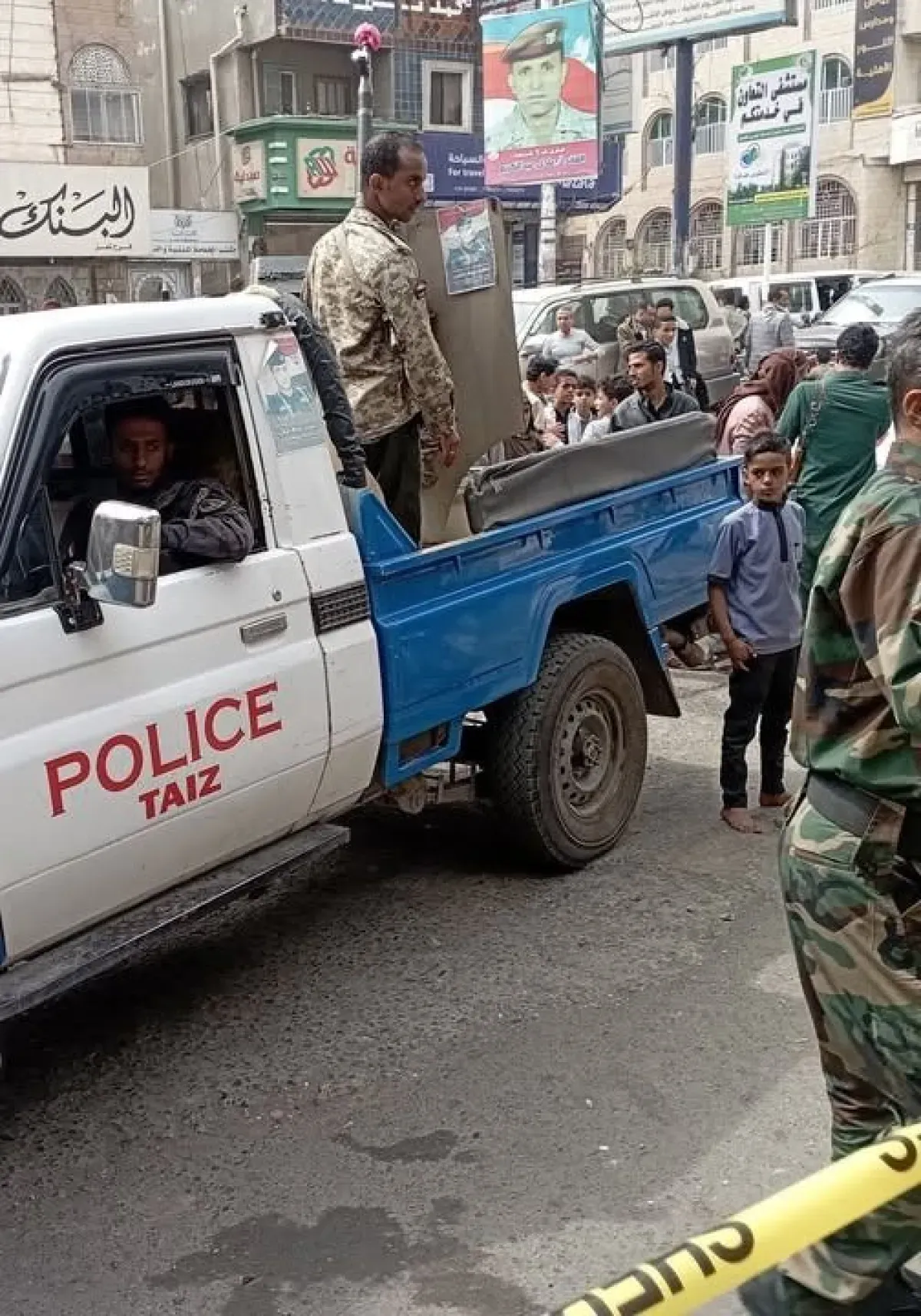 نفوذ "الإصلاح" في تعز ومأرب يثير اتهامات بالفساد وتقويض مؤسسات الدولة