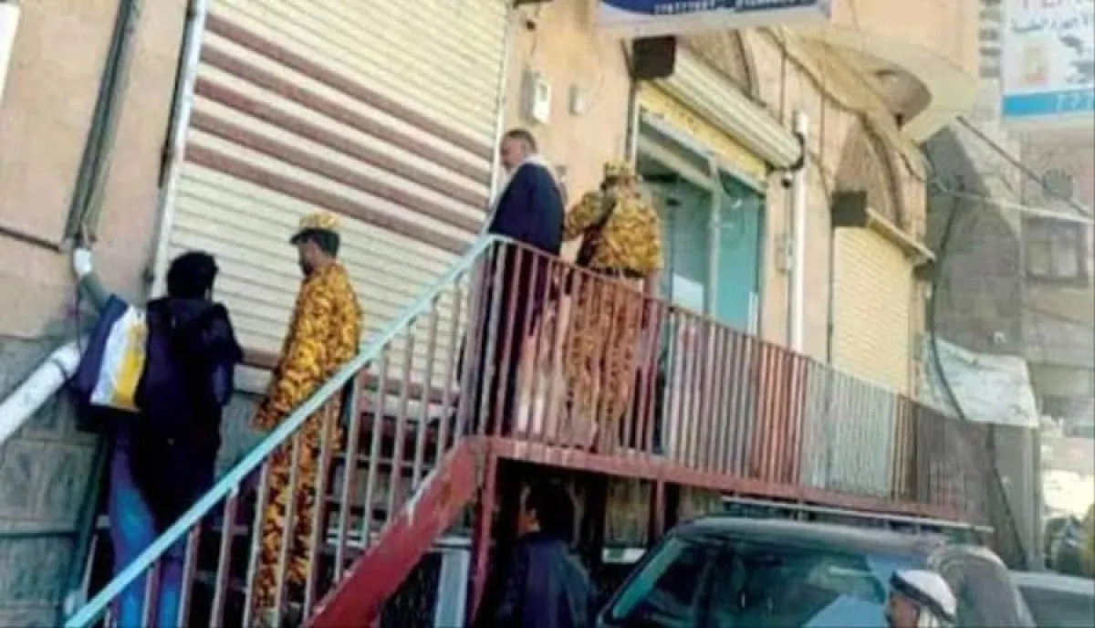 تصعيد جديد للحرب الضاربة في صنعاء | الحوثي يوسع حربه على الصيادلة .. أوامر بسحب أدوية لصالح شبكات التهريب