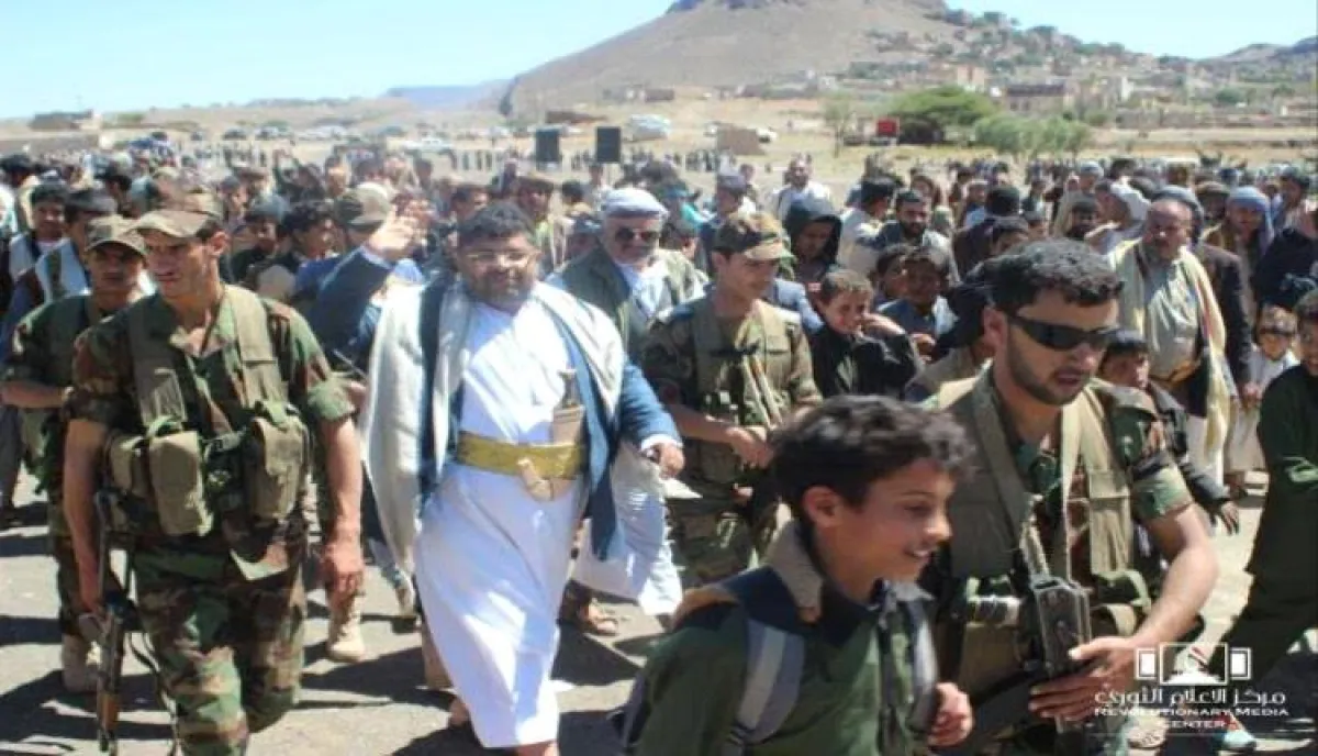 السيناريوهات المحتملة لدخول الجماعة الحرب |  اجتماع سري يضم 15 من كبار قادة الحوثيين وخبراء أجانب داخل موقع محصن