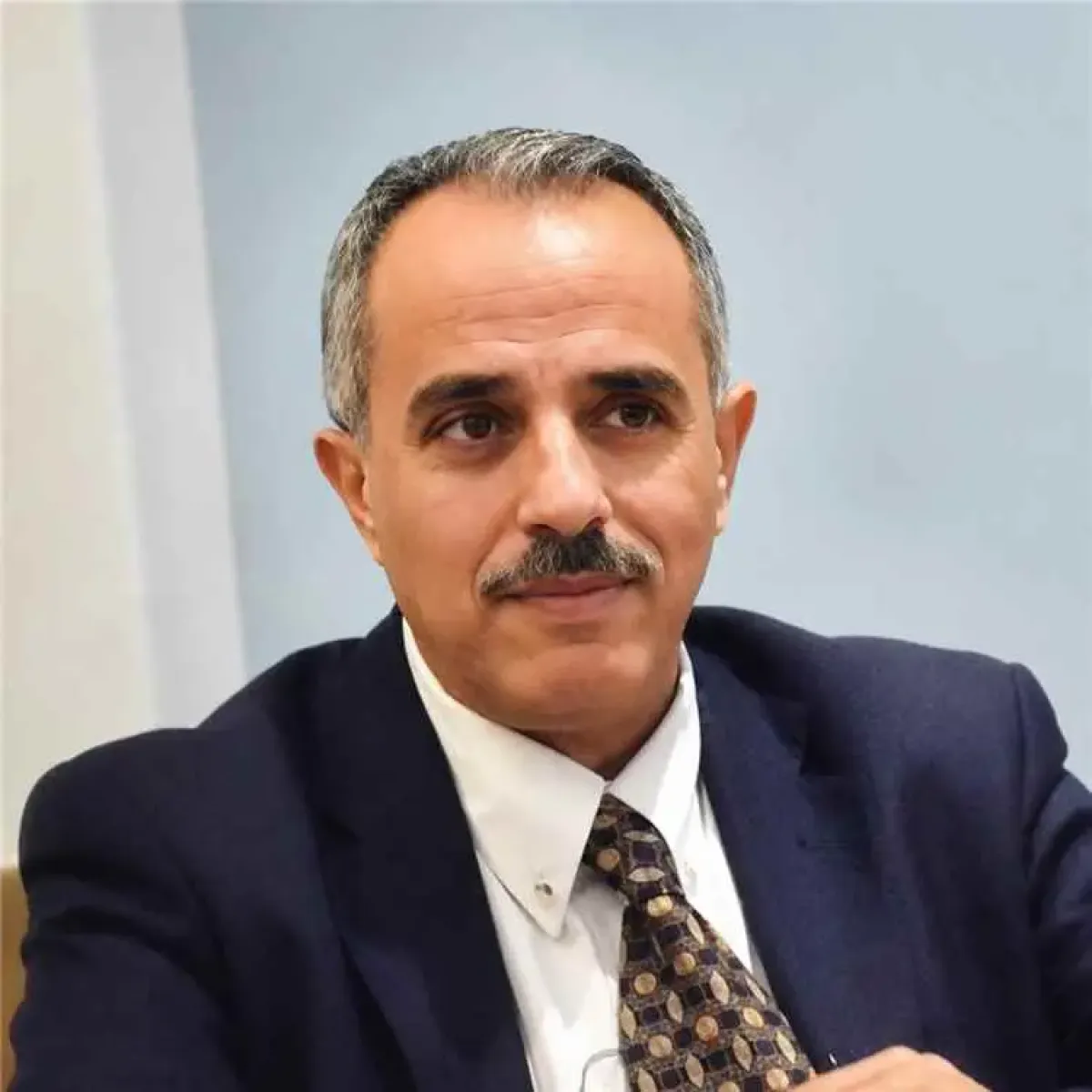 المودع يدعو لكشف بيانات إنتاج النفط والغاز في اليمن وفضح شبكات الفساد