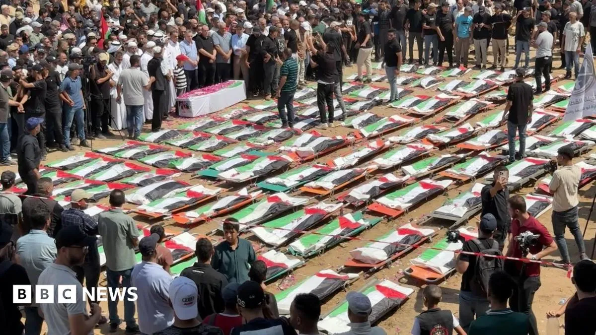 جنازة جماعية في غزة لـ 112 فلسطينياً قضوا في ضربة إسرائيلية عام 2023
