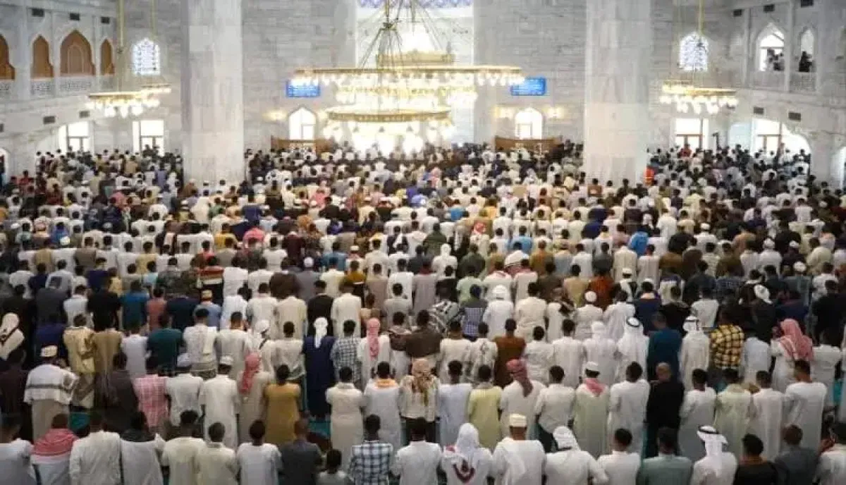 جريمة غادرة هزت العاصمة الصومالية.. مقتل شقيق مسؤول يمني طعناً داخل مسجد أثناء صلاة الجمعة