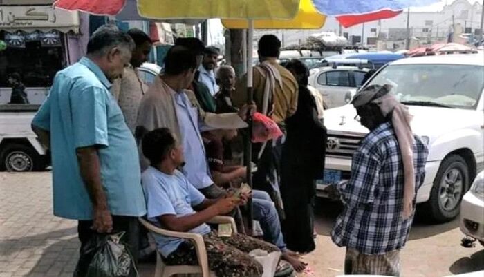 جهات تقف وراء تدهور العملة الوطنية |  الكريمي والقات وشركات صرافة كبرى.. نقابة الصرافين تخرج عن صمتها وتكشف المستور