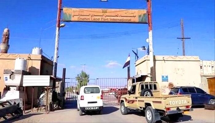 في المهرة .. إضراب يشل الحركة التجارية القادمة من سلطنة عُمان