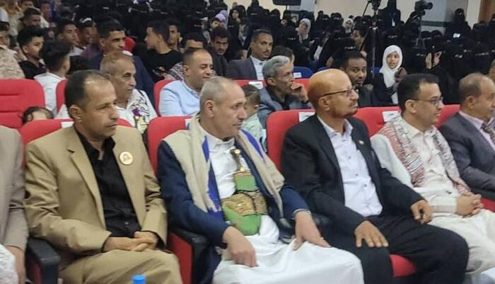 في تعز - ارتفاع المدارس الأهلية يعكس انهيار التعليم الحكومي وتفشي دكاكين المسؤولين التعليمية وتورط قيادات في نقابة المعلمين