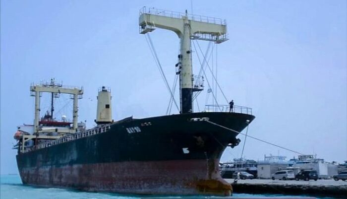 اعمال التأهيل والتوسيع والانشاء تجري بشكل متواصل .. ميناء المخا يستعد لاستقبال أولى السفن المتوسطة خلال الأيام القادمة