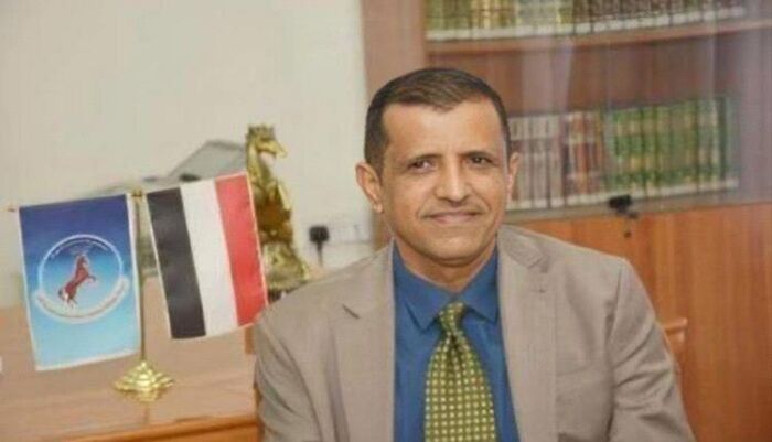 عبدالملك الحوثي يشترط اعلان فصل امين عام المؤتمر مقابل الافراج عنه .. بن حبتور أمين عام لحزب المؤتمر خلفًا لغازي الأحول بتوجيهات حوثية