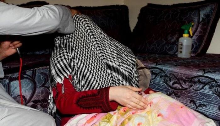 جريمة بشعة تثير الخوف في صنعاء .. 46 فتاة يقن ضحية مشعوذ تحت غطاء الرقية الشرعية | اغتصبهن بعد تخديرهن